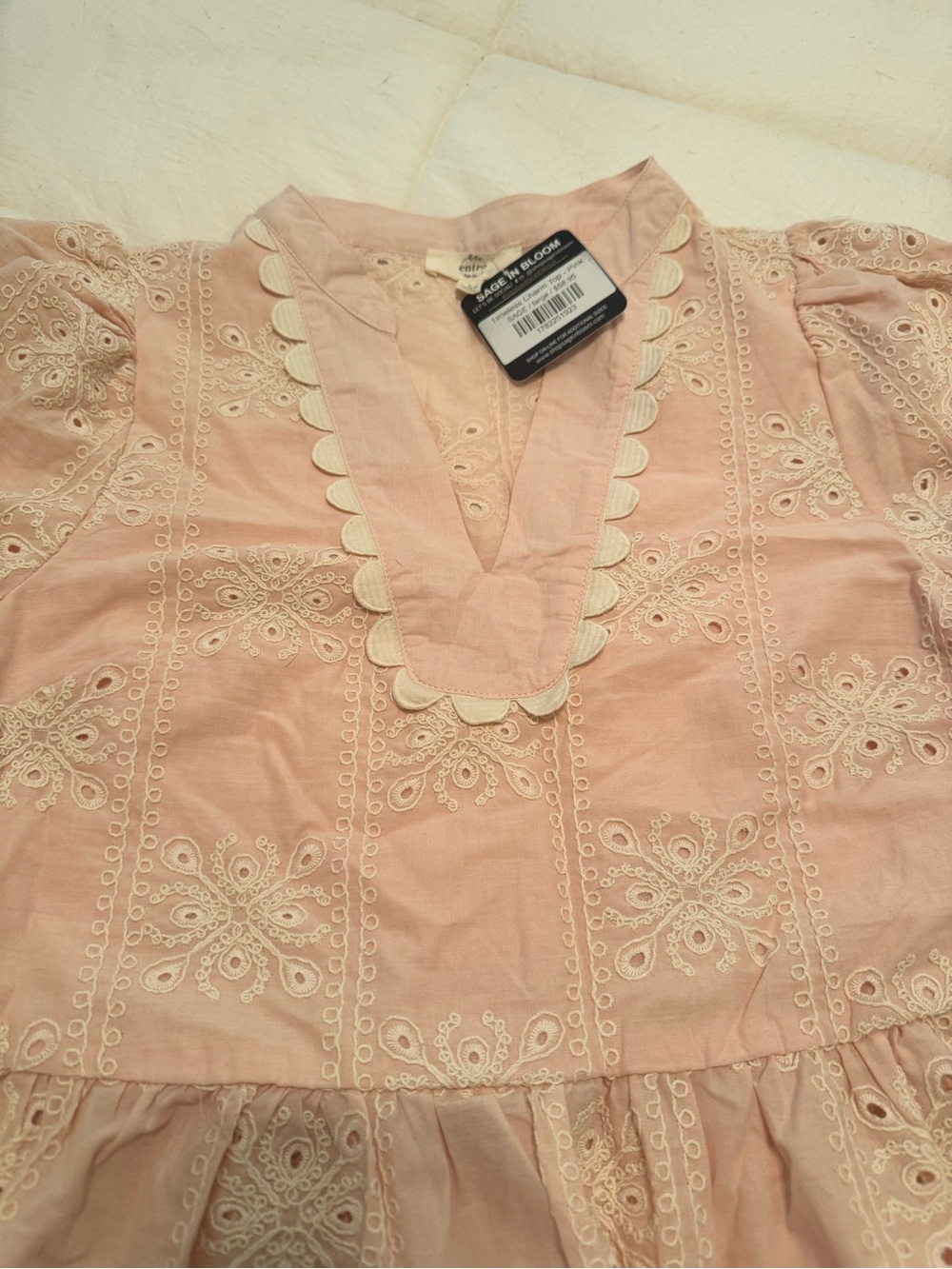 NWT Entro Pale Pink Eyelet Peplum Blouse with Scallop Trim - Picture 5 of 5